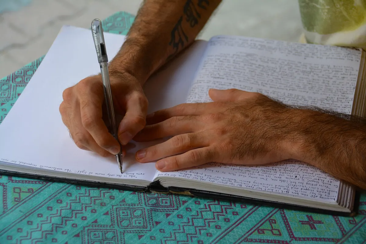 How to Write a Book Blurb in Seven Steps: A Beginner's Guide
