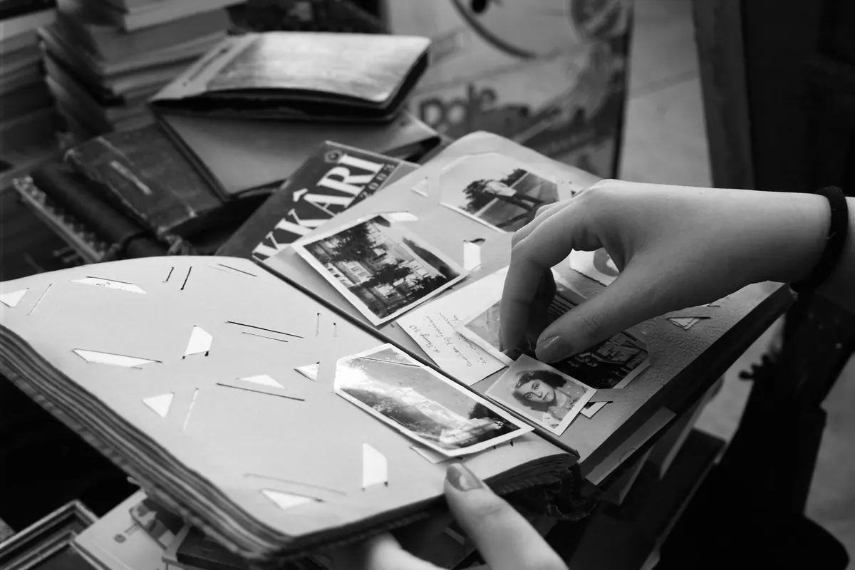 How to Write a Memoir Blurb: A Beginner's Guide for First-Time Authors